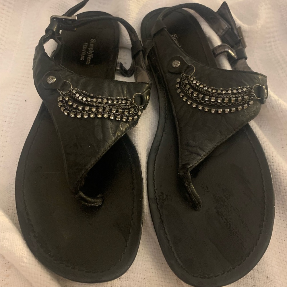 Vera Wang Dyan leather sandal